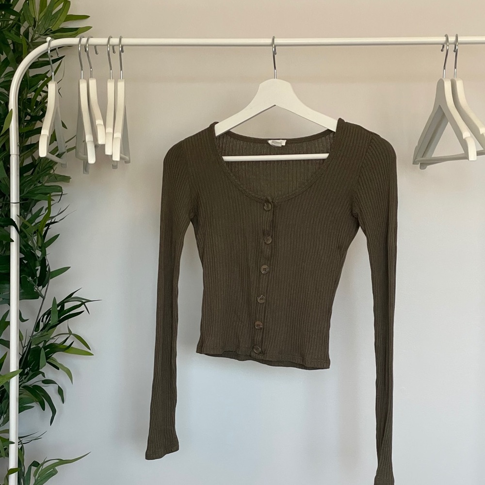 Button front crop top